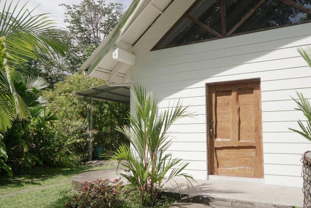 Casa Moes Villa Cahuita Exteriör bild