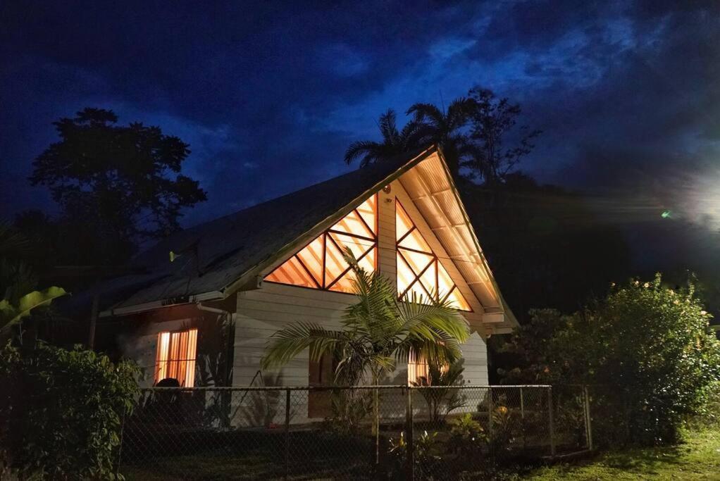 Casa Moes Villa Cahuita Exteriör bild